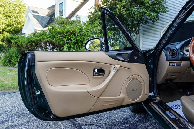 Used 2001 MAZDA MX-5 Miata RWD image 26
