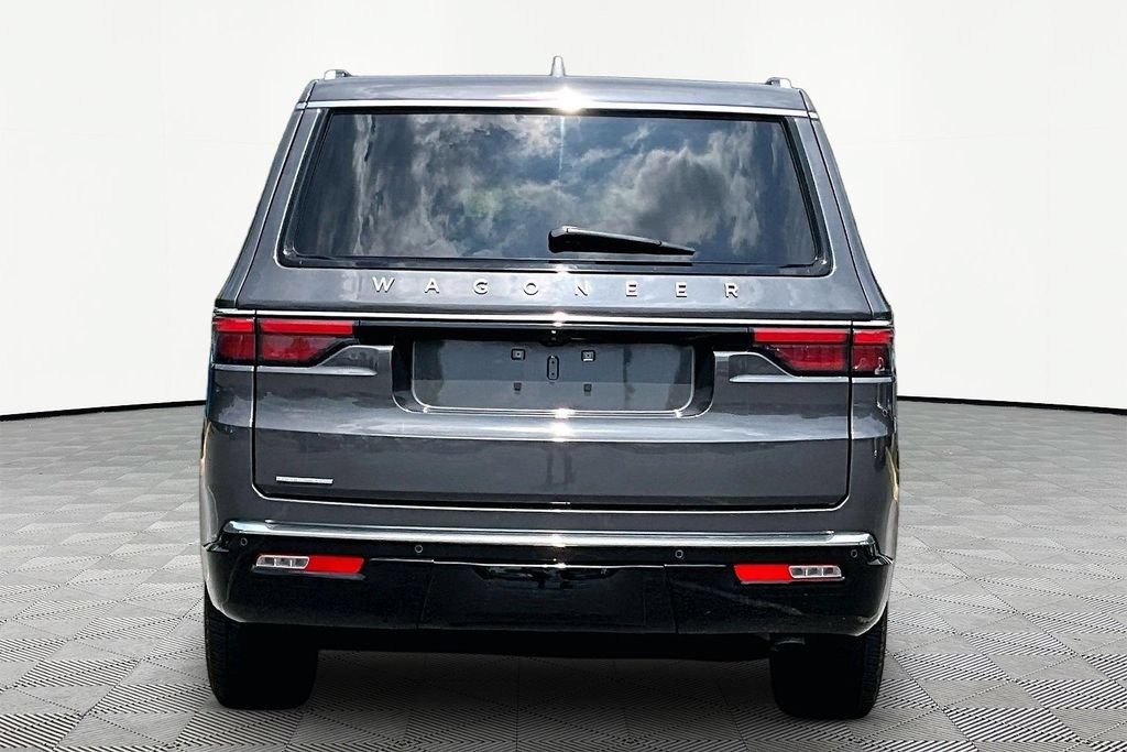Used 2023 Jeep Wagoneer 4WD w/ Premium Group I image 7