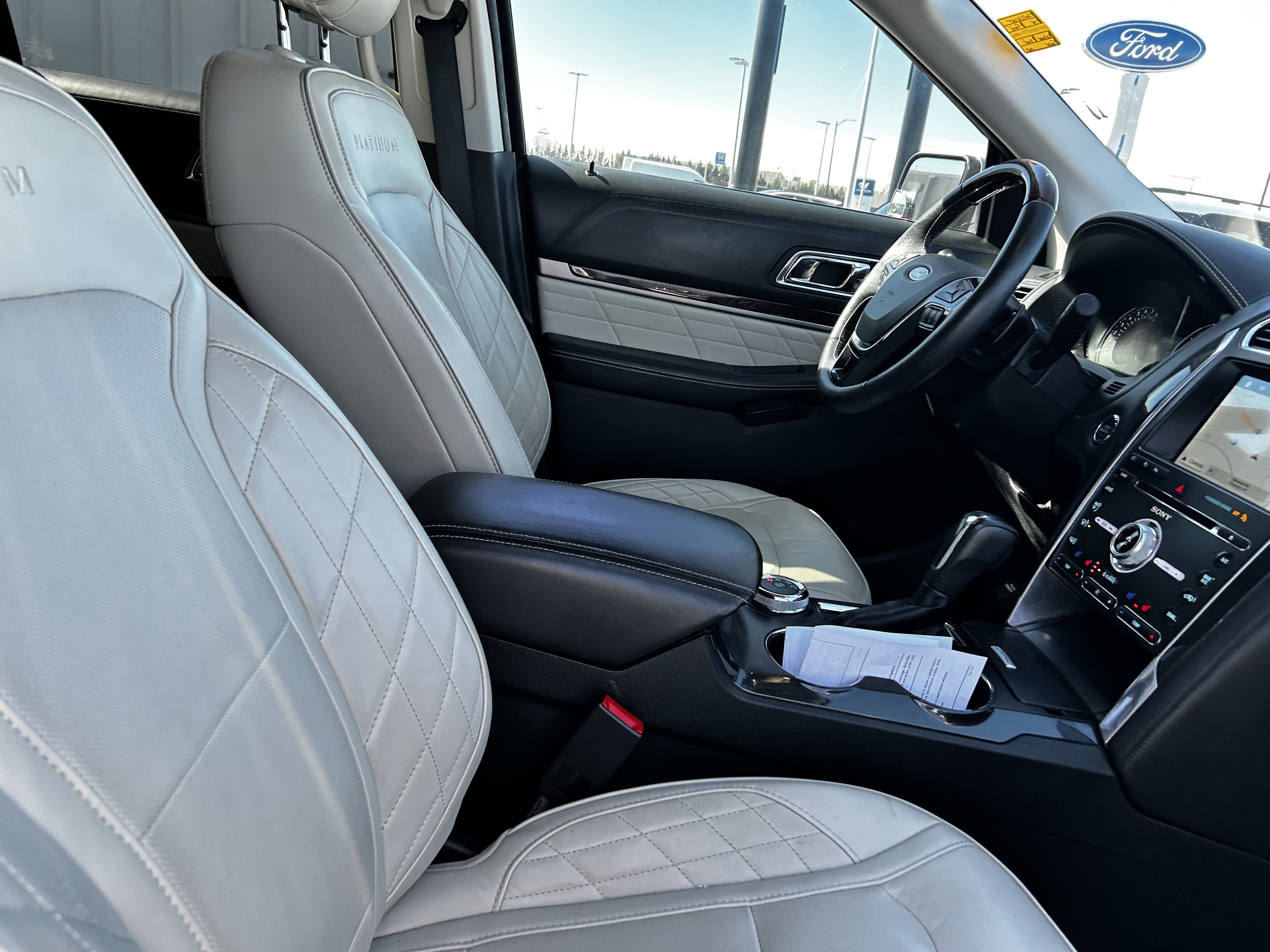 Used 2018 Ford Explorer Platinum image 12