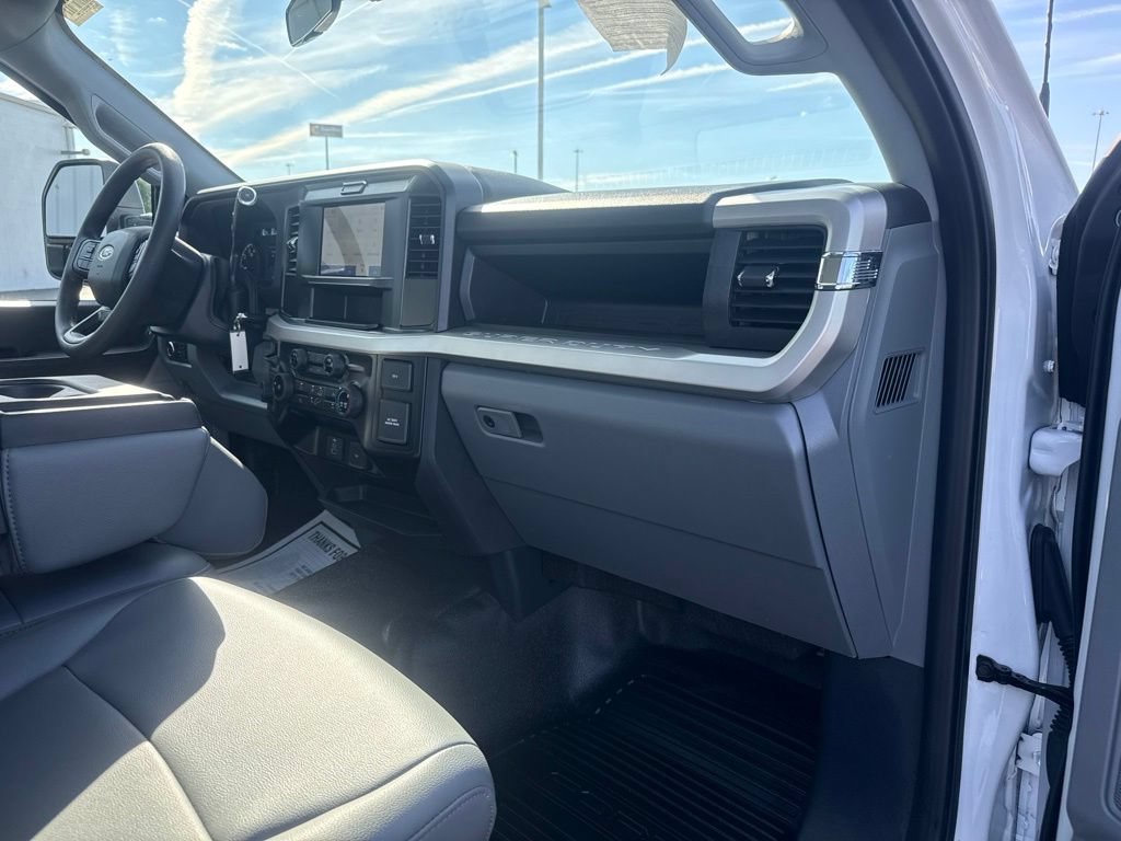 Used 2025 Ford F350 XL w/ Snow Plow Prep Package AWD/4WD image 24