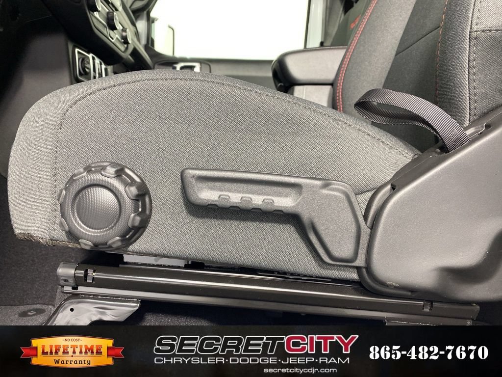 New 2026 Jeep Gladiator Rubicon w/ Steel Power Dome Hood Package AWD/4WD image 14