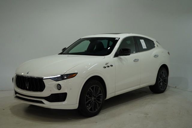 Used 2024 Maserati Levante GT Ultima image 3