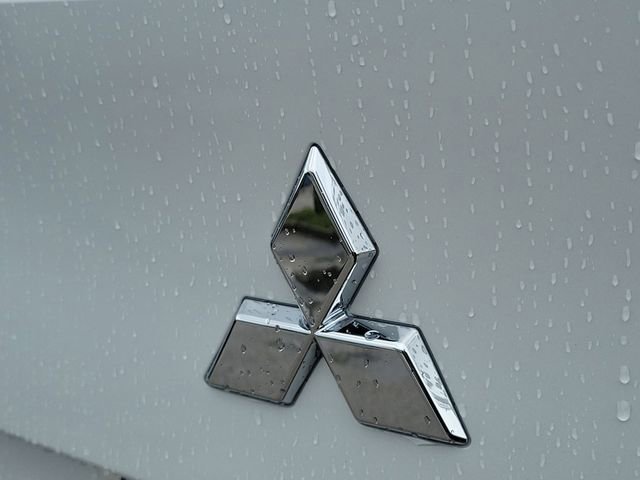 Used 2025 Mitsubishi Outlander ES FWD image 8