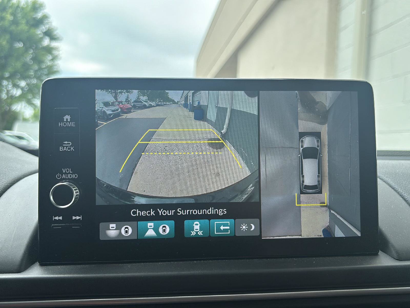 Used 2025 Honda Pilot Elite image 16