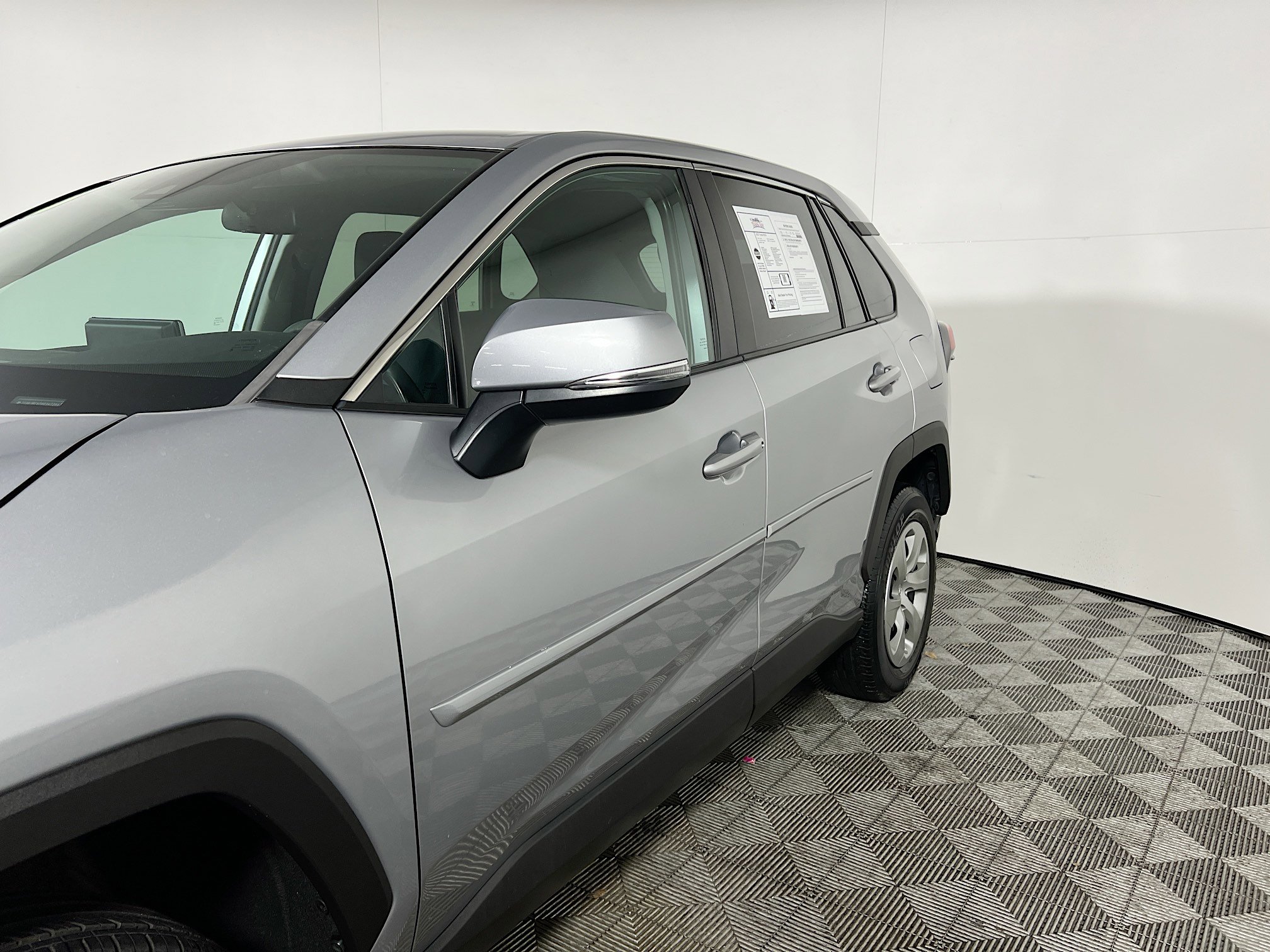 Used 2023 Toyota RAV4 LE image 13