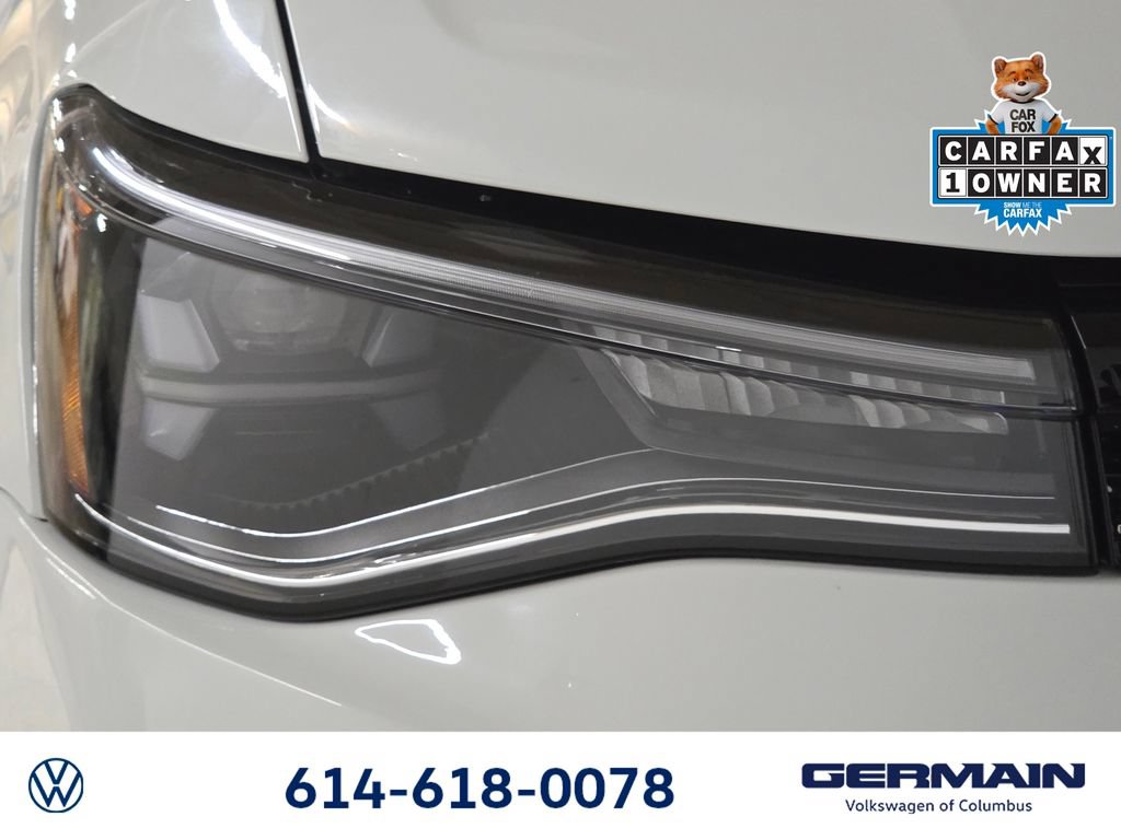 Used 2025 Volkswagen Taos SE AWD/4WD image 15