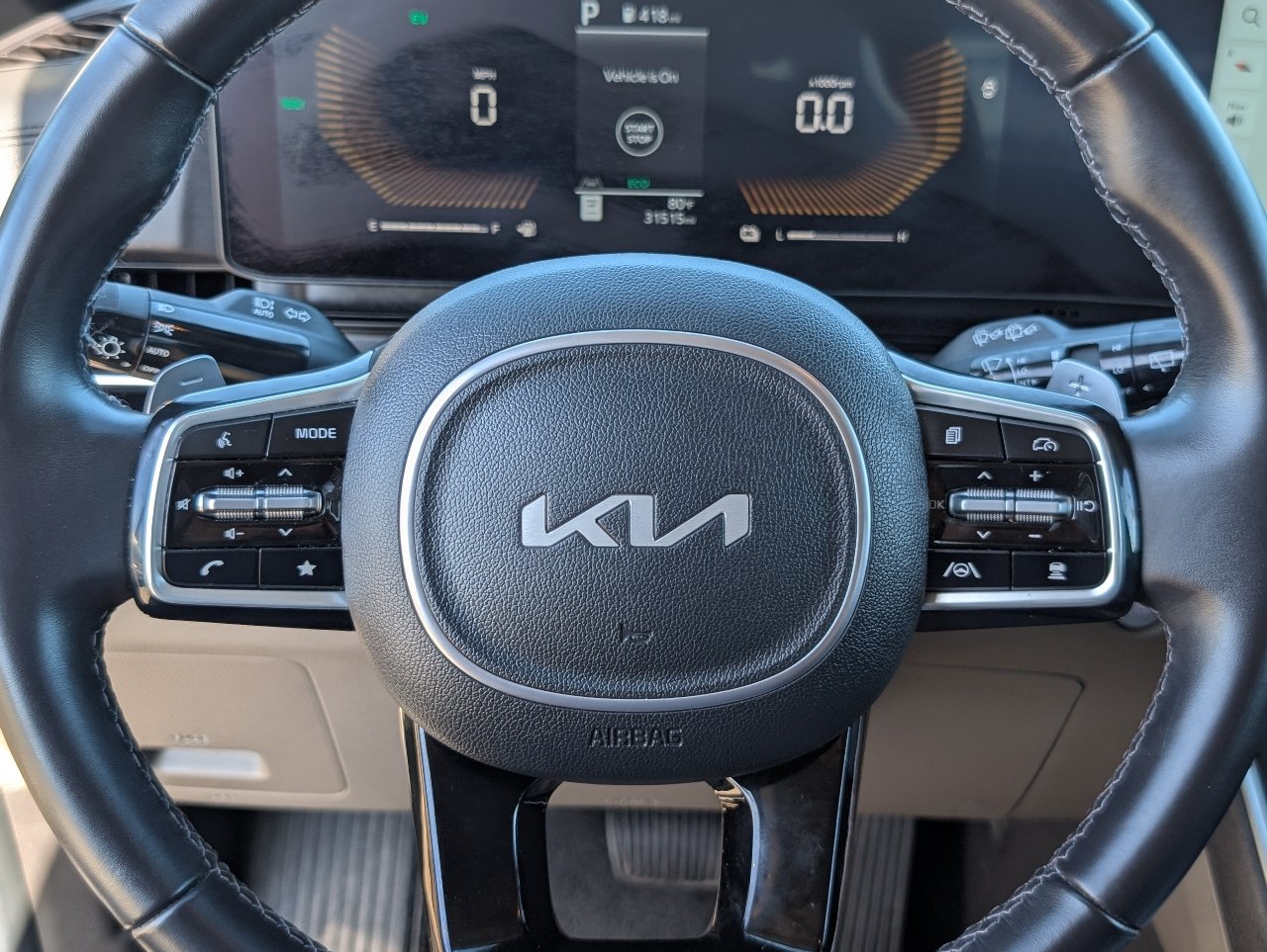 Used 2026 Kia Carnival LXS FWD image 19