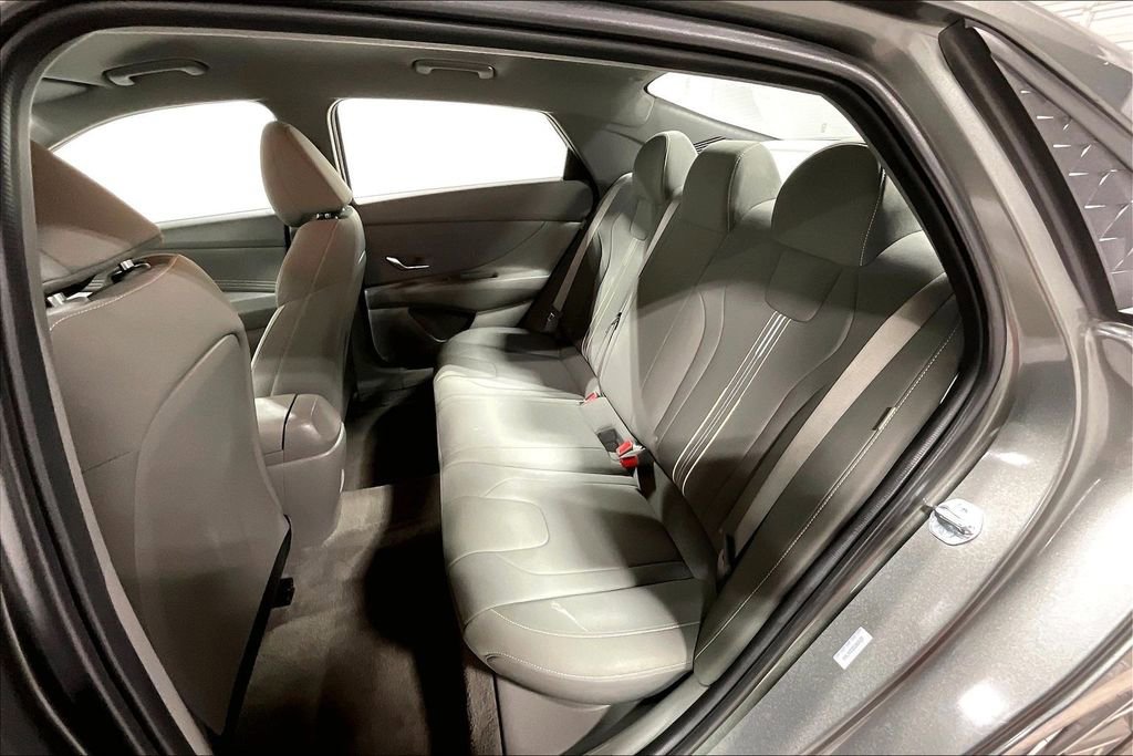 Used 2025 Hyundai Elantra Sport FWD image 31
