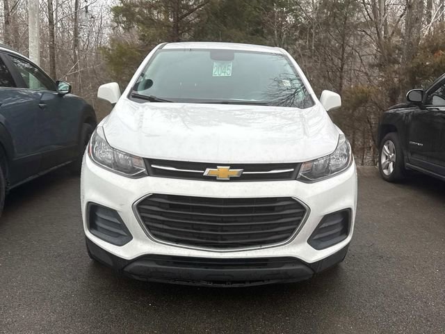 Used 2022 Chevrolet Trax LS w/ Tint and Cruise Package image 9