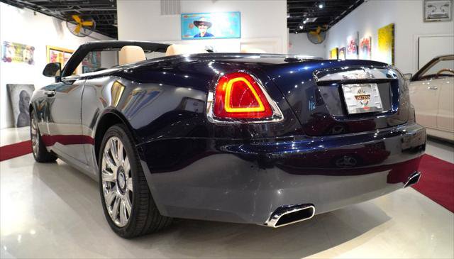 Used 2016 Rolls-Royce Dawn RWD image 5