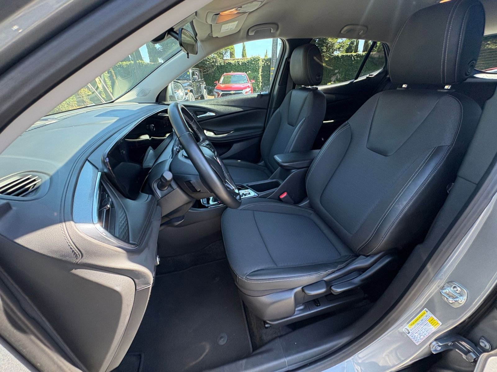 Used 2025 Buick Encore GX Preferred FWD image 35