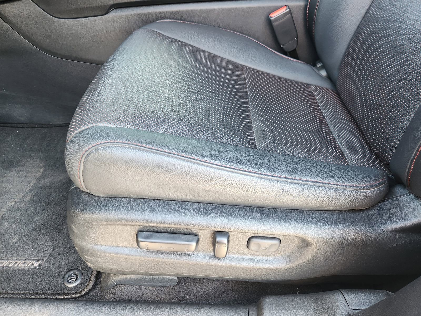 Used 2024 Honda Passport Black Edition image 27