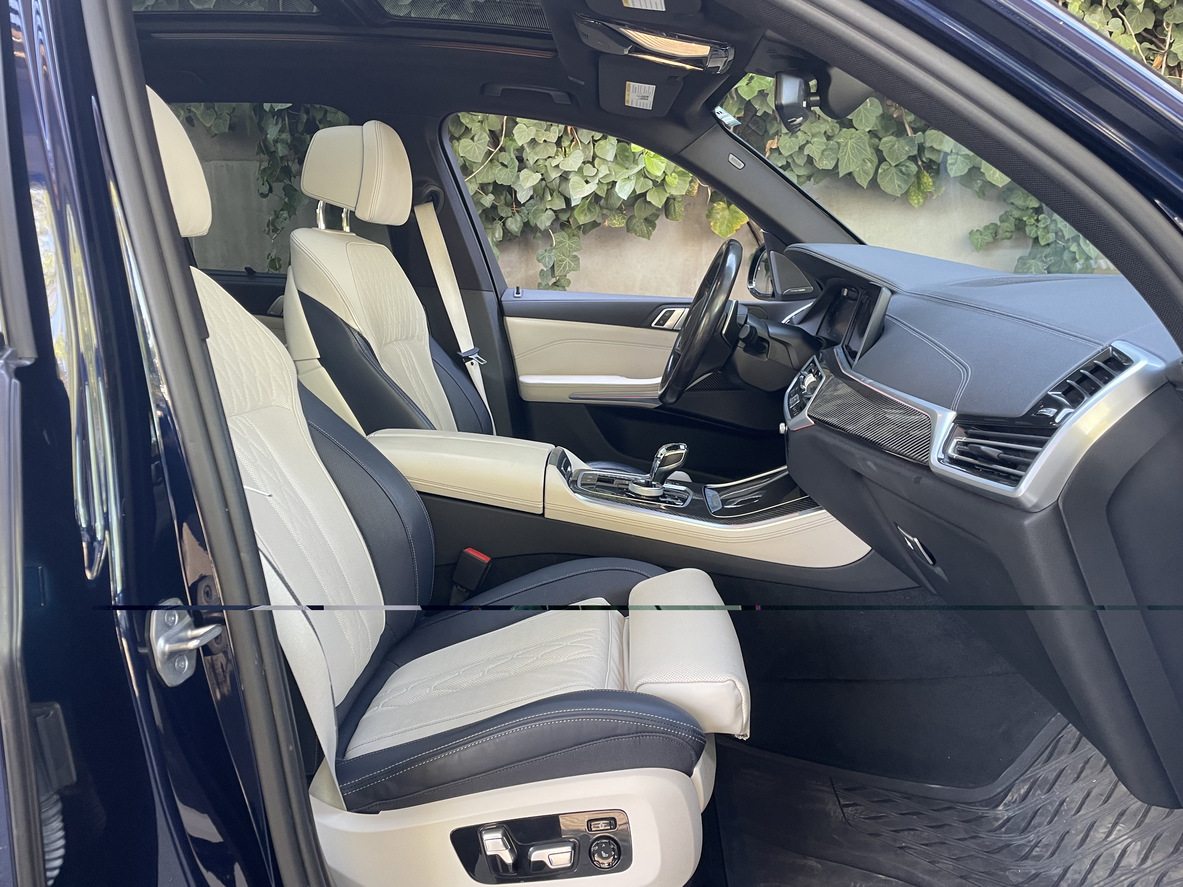 Used 2021 BMW X5 M50i w/ Executive Package AWD/4WD image 6