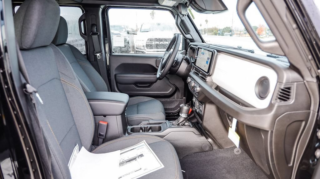 New 2026 Jeep Gladiator Sport AWD/4WD image 18