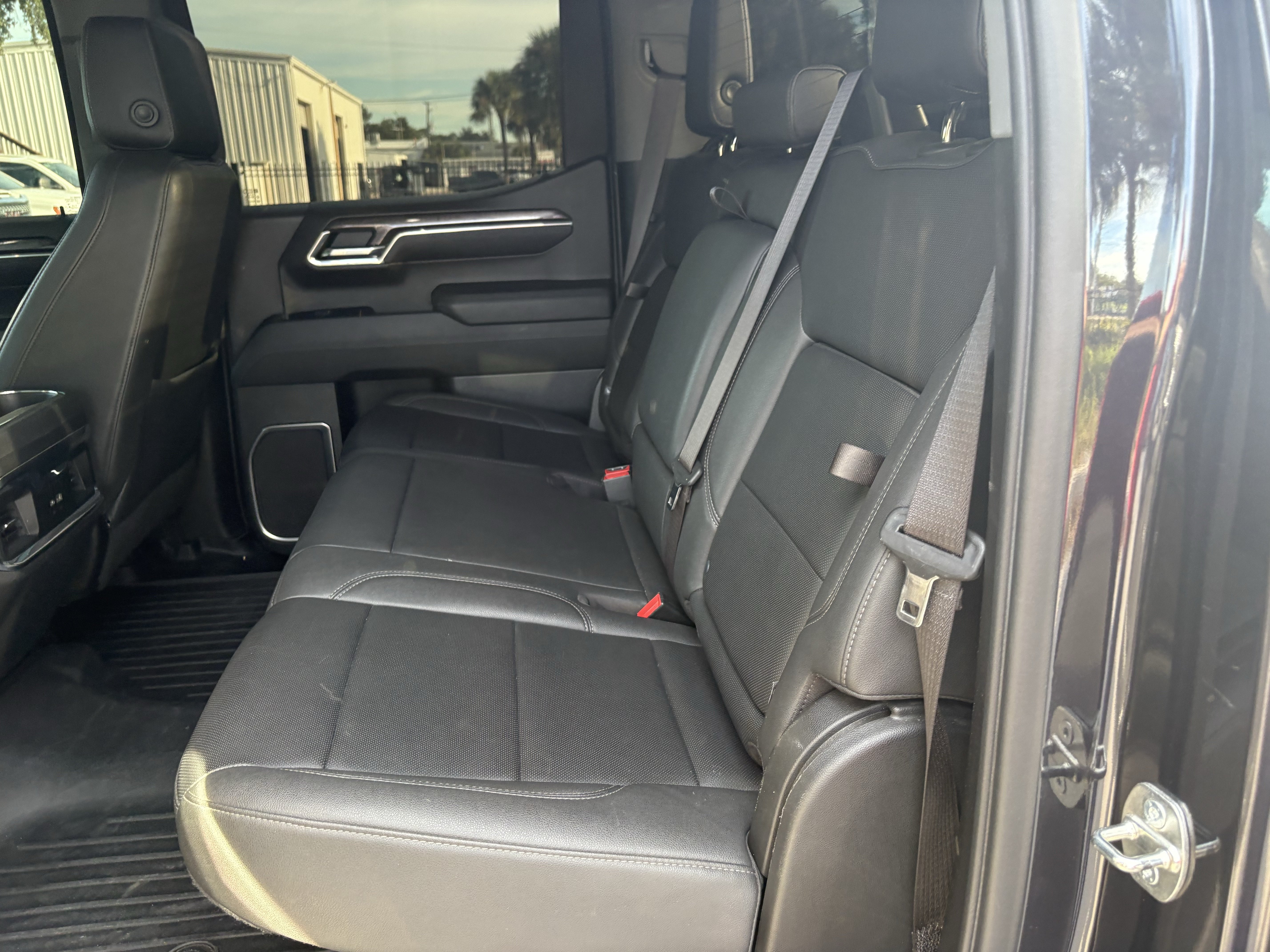 Used 2023 Chevrolet Silverado 1500 LTZ AWD/4WD image 9