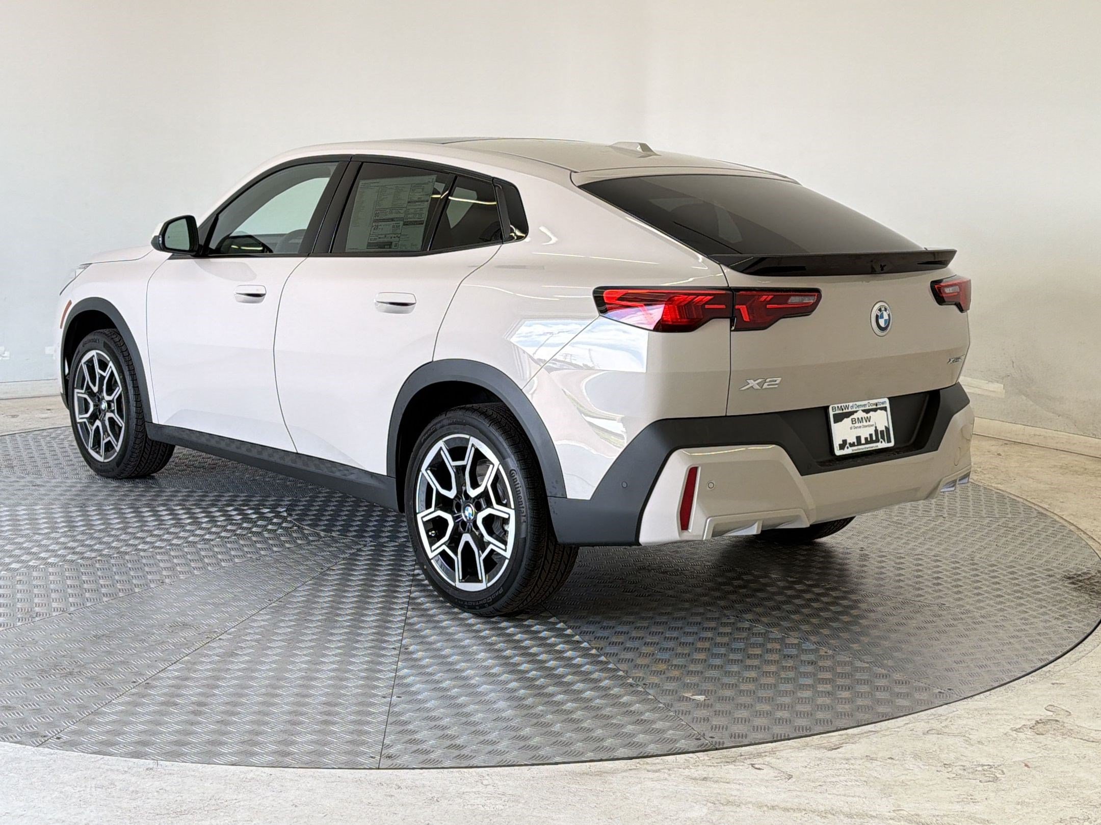 New 2026 BMW X2 xDrive28i AWD/4WD image 3