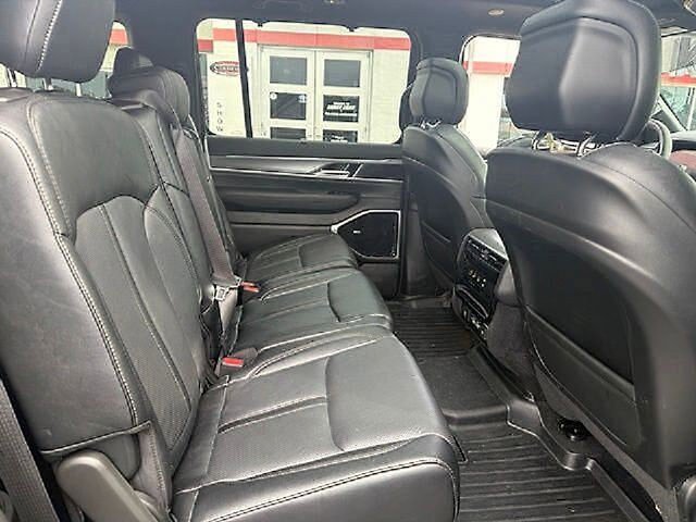 Used 2026 Jeep Grand Wagoneer L Limited AWD/4WD image 13