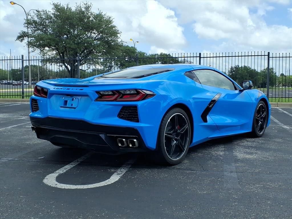 Used 2022 Chevrolet Corvette Stingray Coupe w/ 1LT RWD image 4