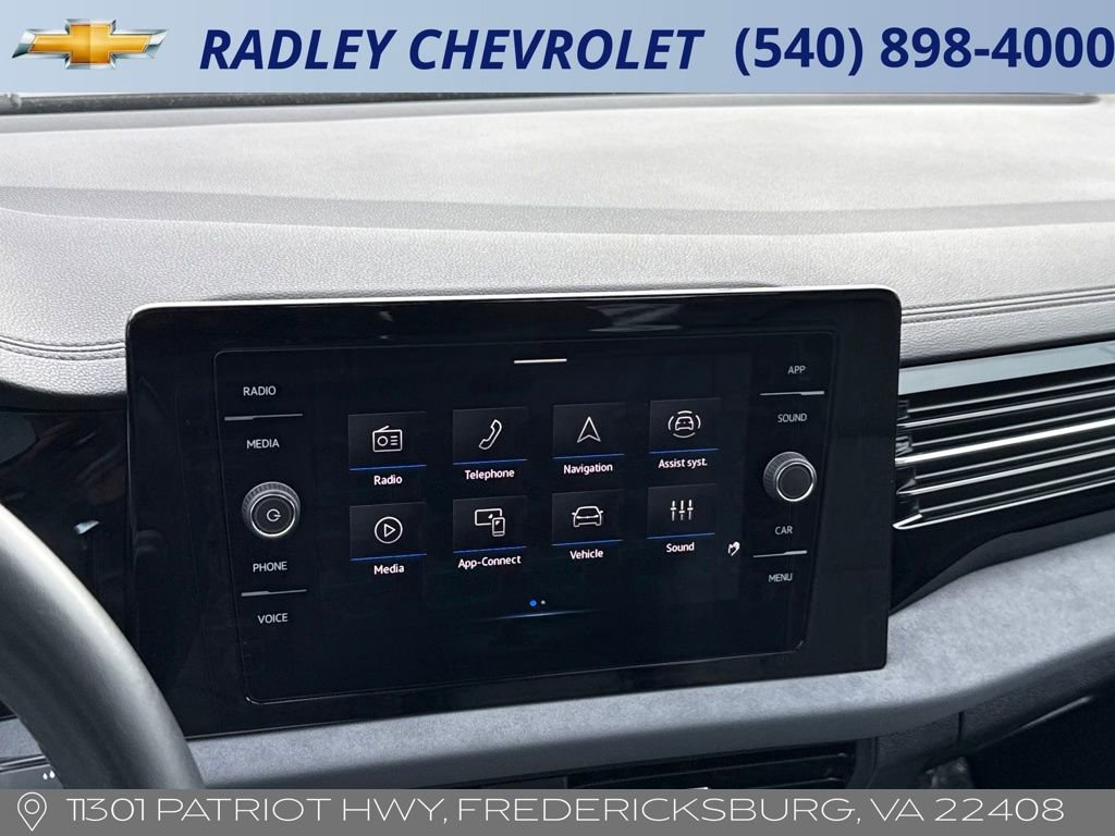 Used 2025 Volkswagen Jetta SE image 8