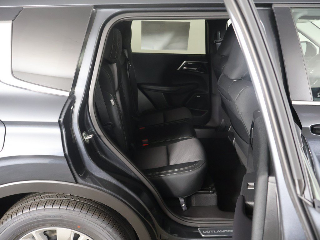 New 2026 Mitsubishi Outlander ES AWD/4WD image 30