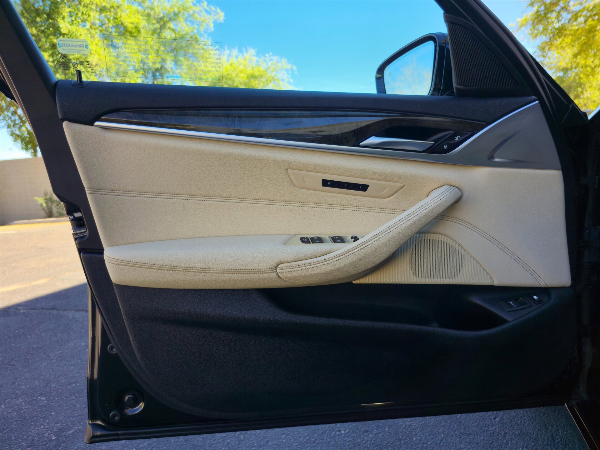 Used 2021 BMW 530e w/ Parking Assistance Package image 12