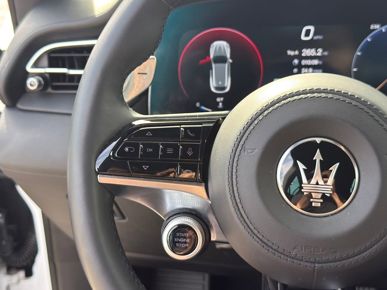 Certified 2023 Maserati Grecale GT image 18