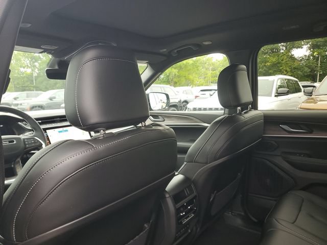 New 2026 Jeep Grand Cherokee Limited w/ Limited Altitude Package AWD/4WD image 11