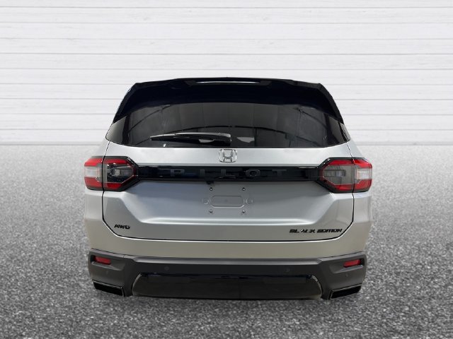 New 2026 Honda Pilot Black Edition image 4