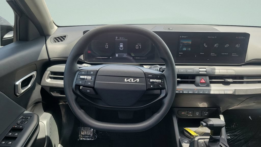 Used 2025 Kia K4 FWD image 12
