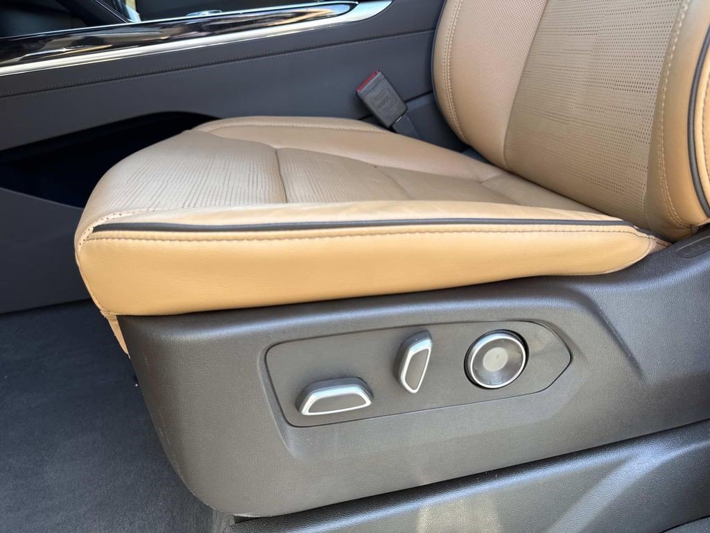 Certified 2025 Cadillac Escalade Premium Luxury w/ Touring Package AWD/4WD image 18