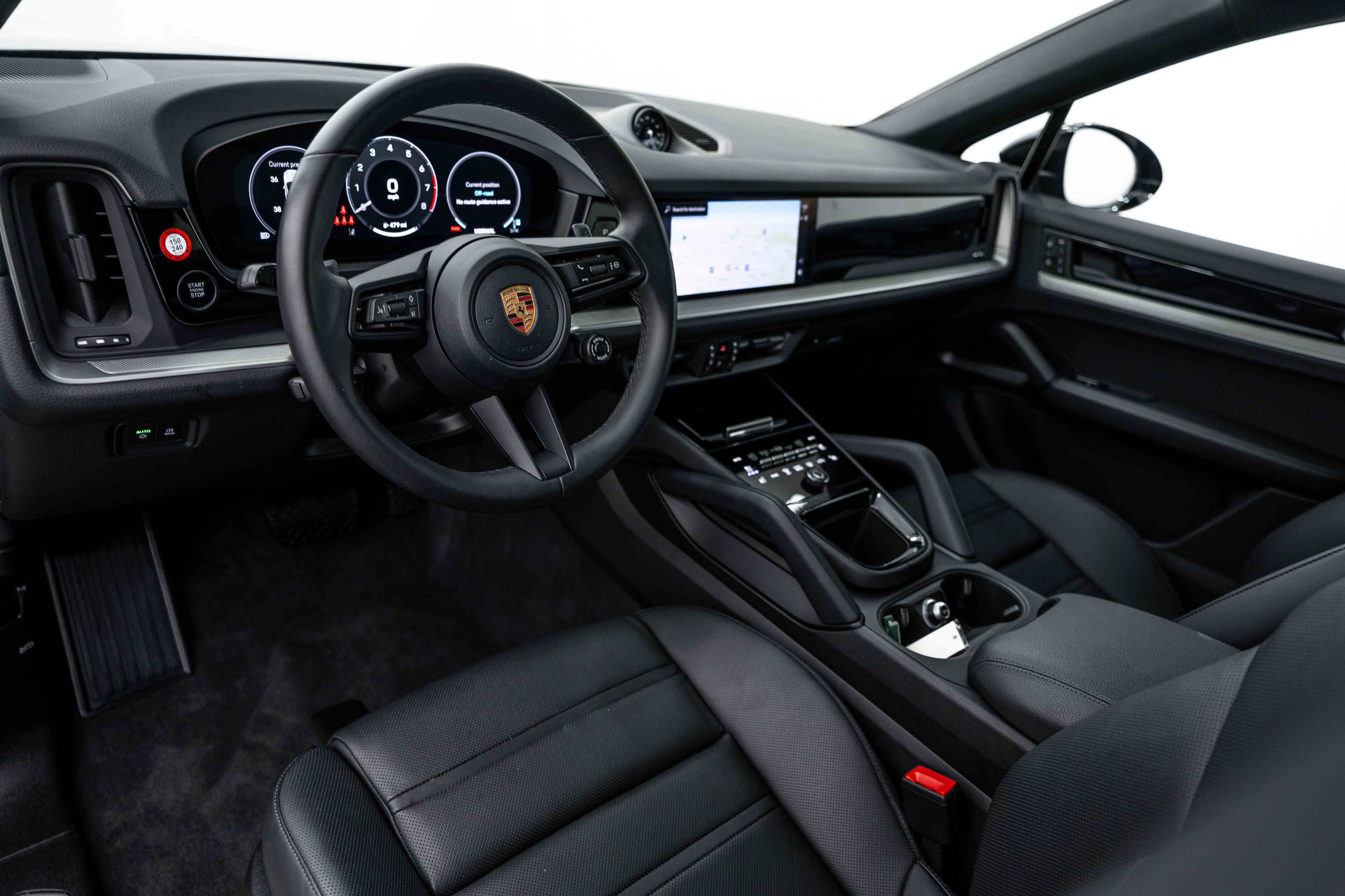 Certified 2026 Porsche Cayenne Coupe AWD/4WD image 4