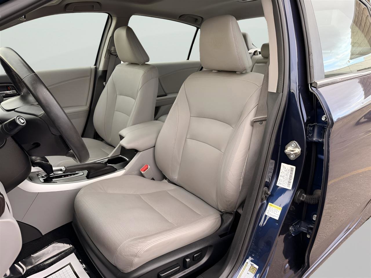 Used 2015 Honda Accord EX-L image 12