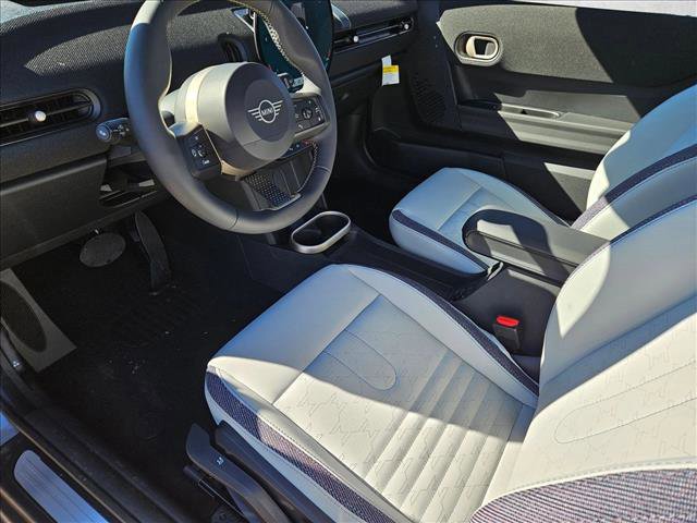 Used 2026 MINI Cooper 2-Door Hardtop image 9