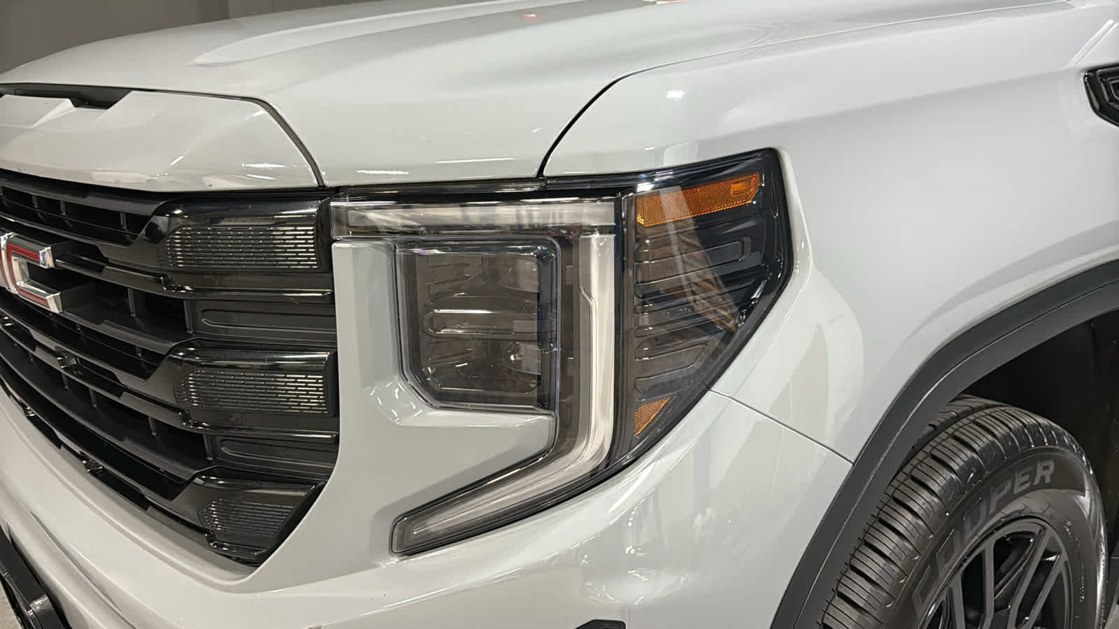 Used 2024 GMC Sierra 1500 Elevation AWD/4WD image 7