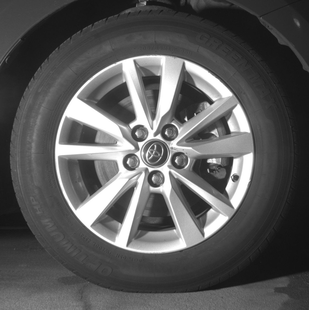 Used 2025 Toyota Camry LE image 13