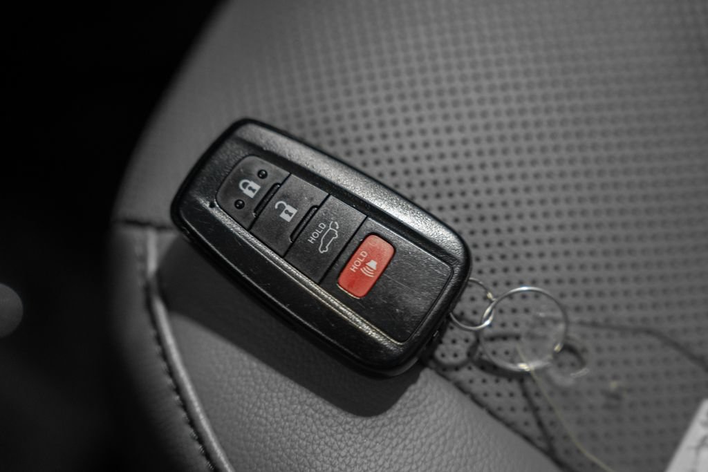 Used 2023 Toyota Highlander Limited AWD/4WD image 48