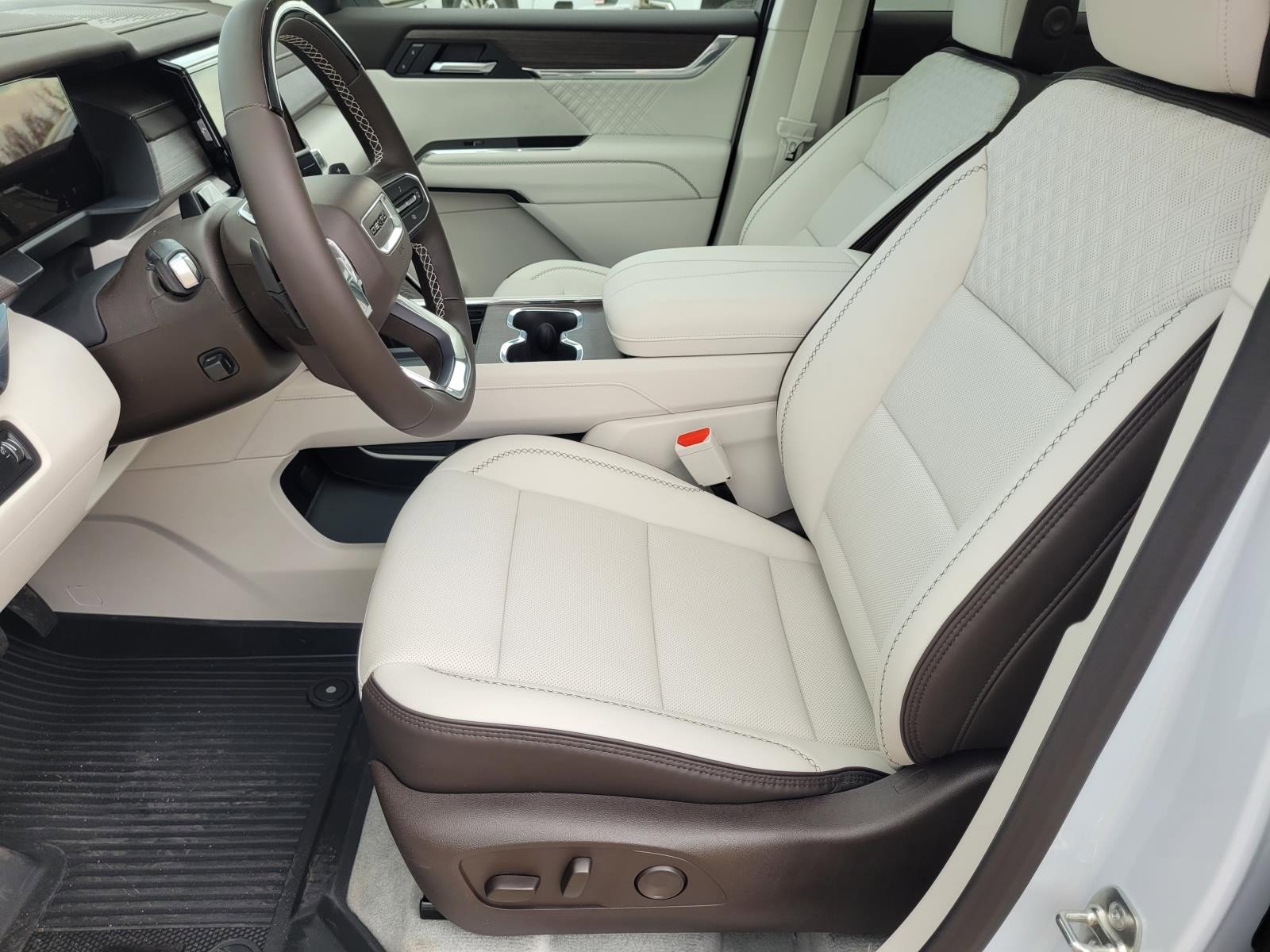 New 2026 GMC Acadia Denali w/ Super Cruise Package FWD image 7