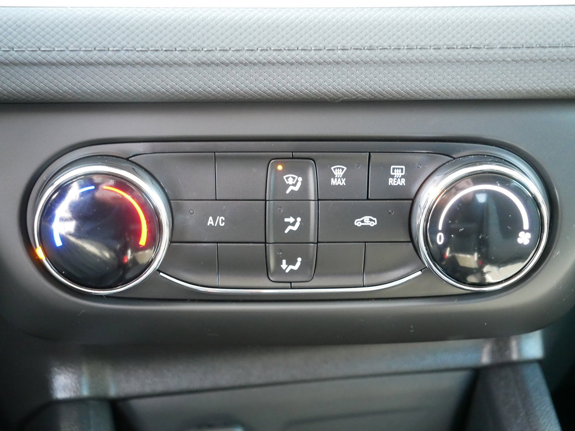 Used 2024 Chevrolet TrailBlazer LS w/ LS Convenience Package FWD image 23