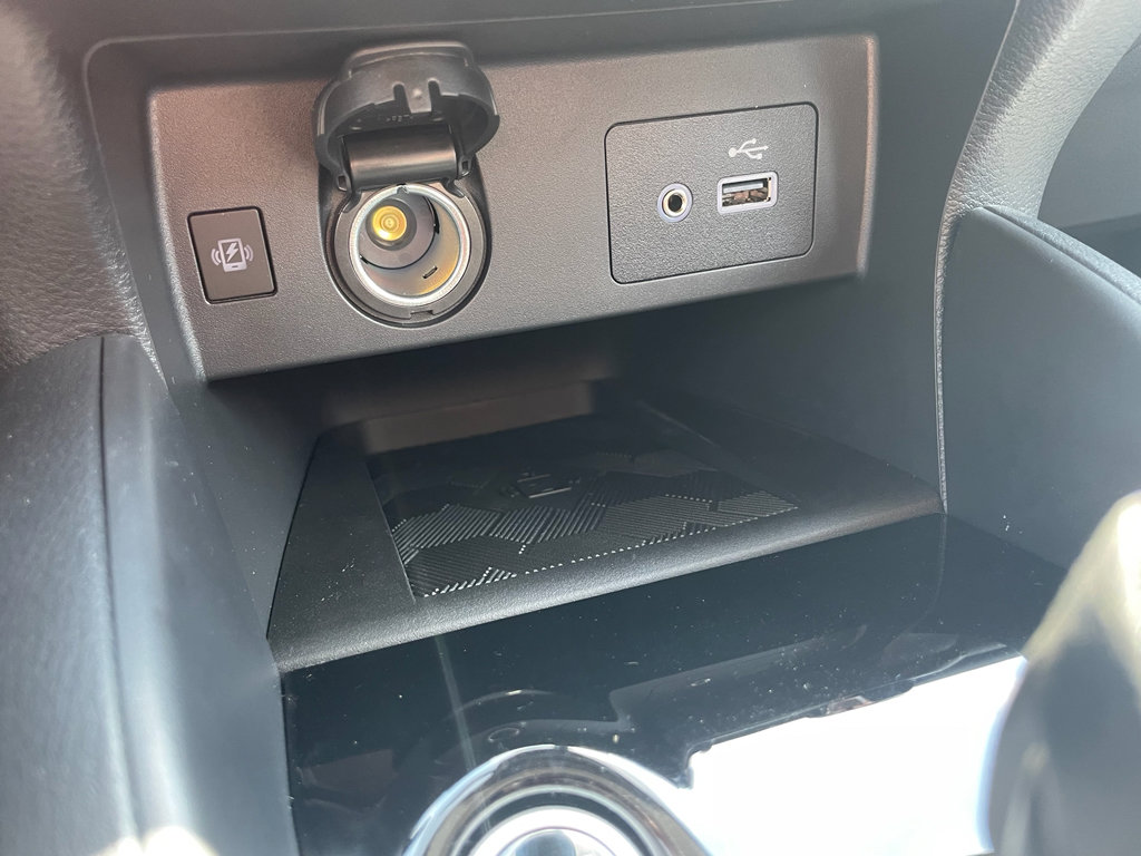 New 2025 Nissan Versa SV w/ Trunk Package FWD image 27