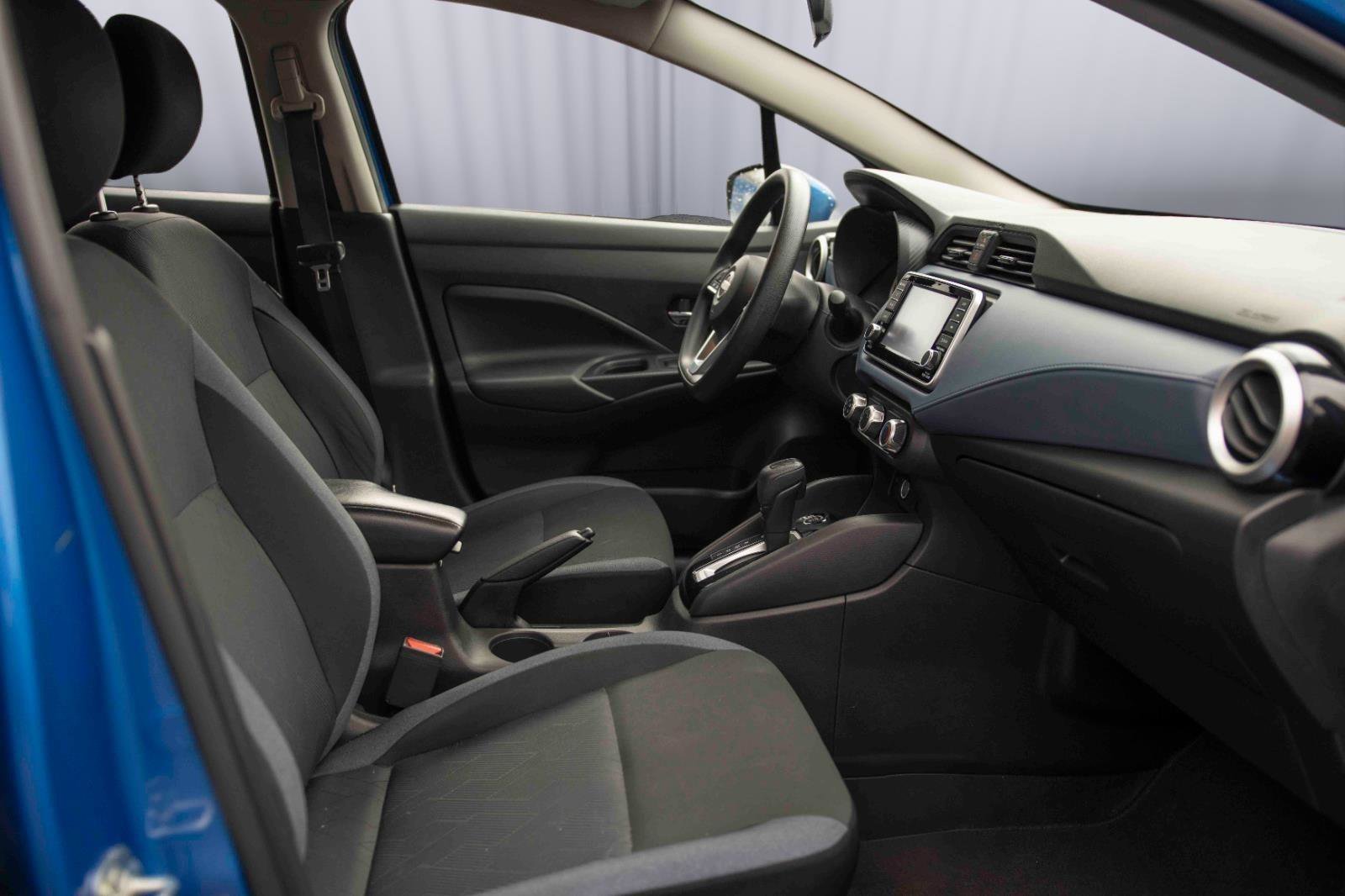 Used 2023 Nissan Versa SV image 15