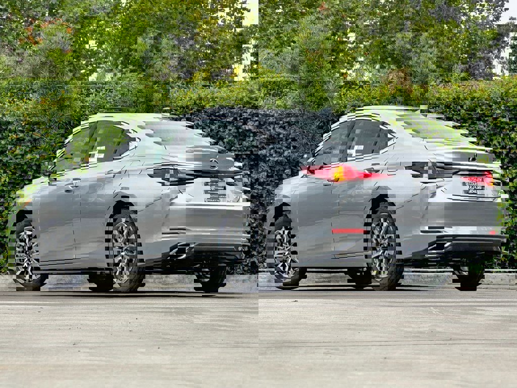 New 2025 Lexus ES 350 image 2