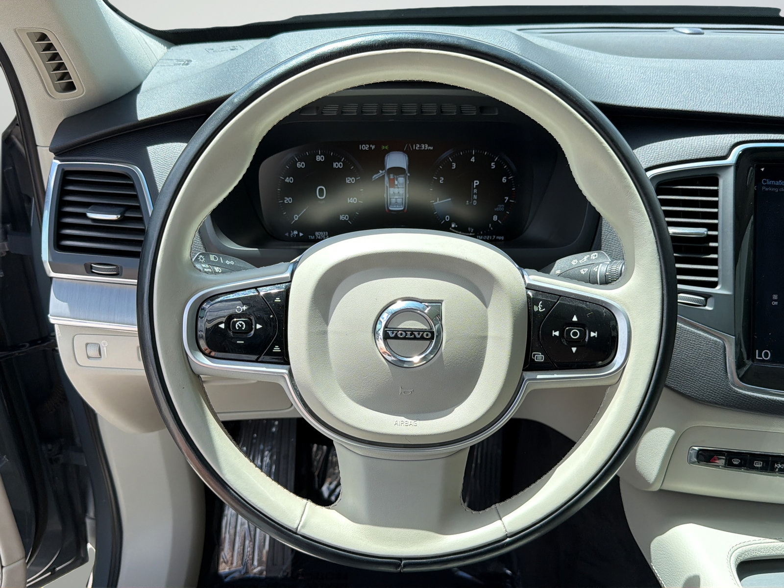 Used 2022 Volvo XC90 T5 Momentum FWD image 16