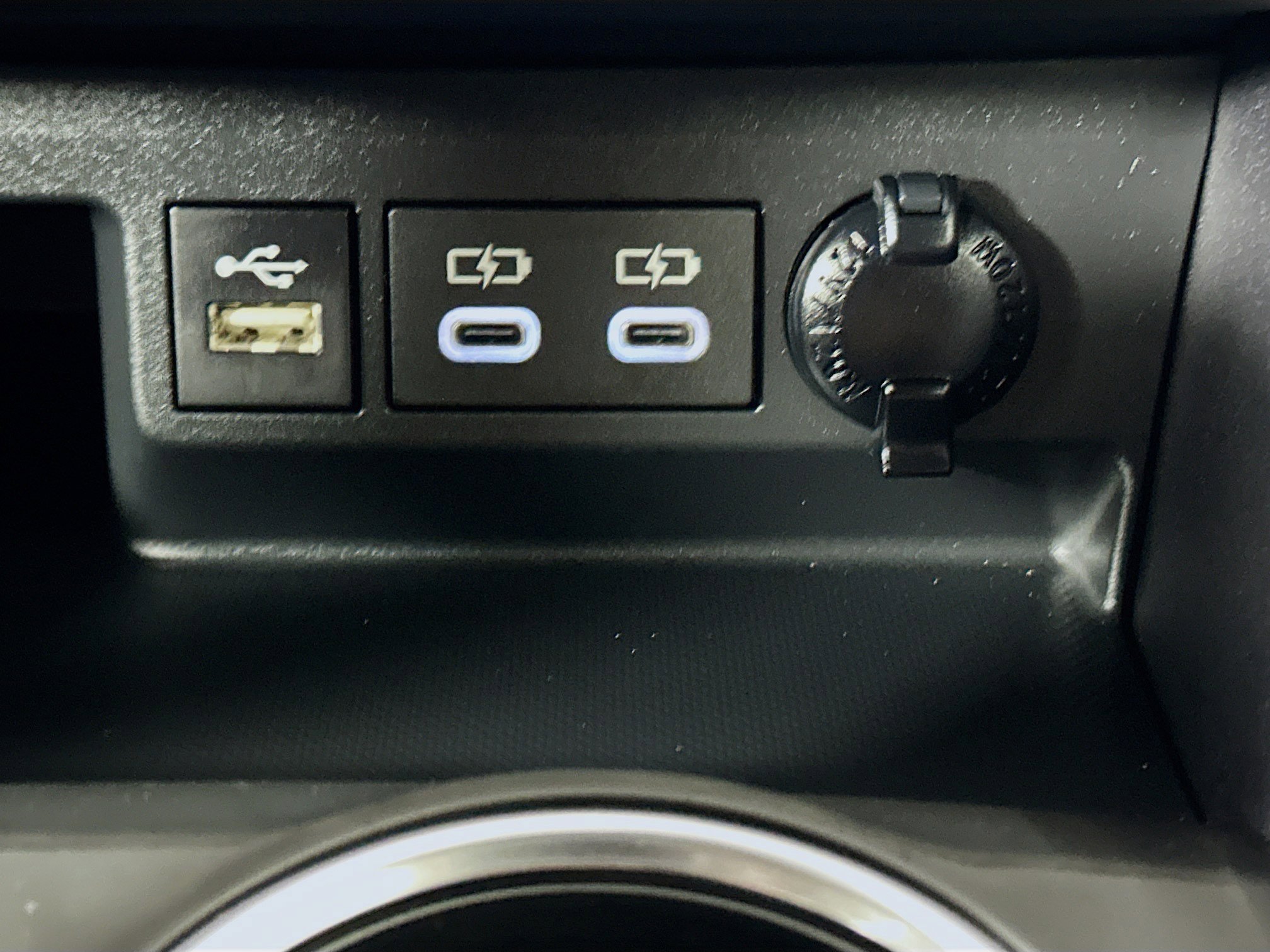 Used 2024 Toyota Highlander LE image 26