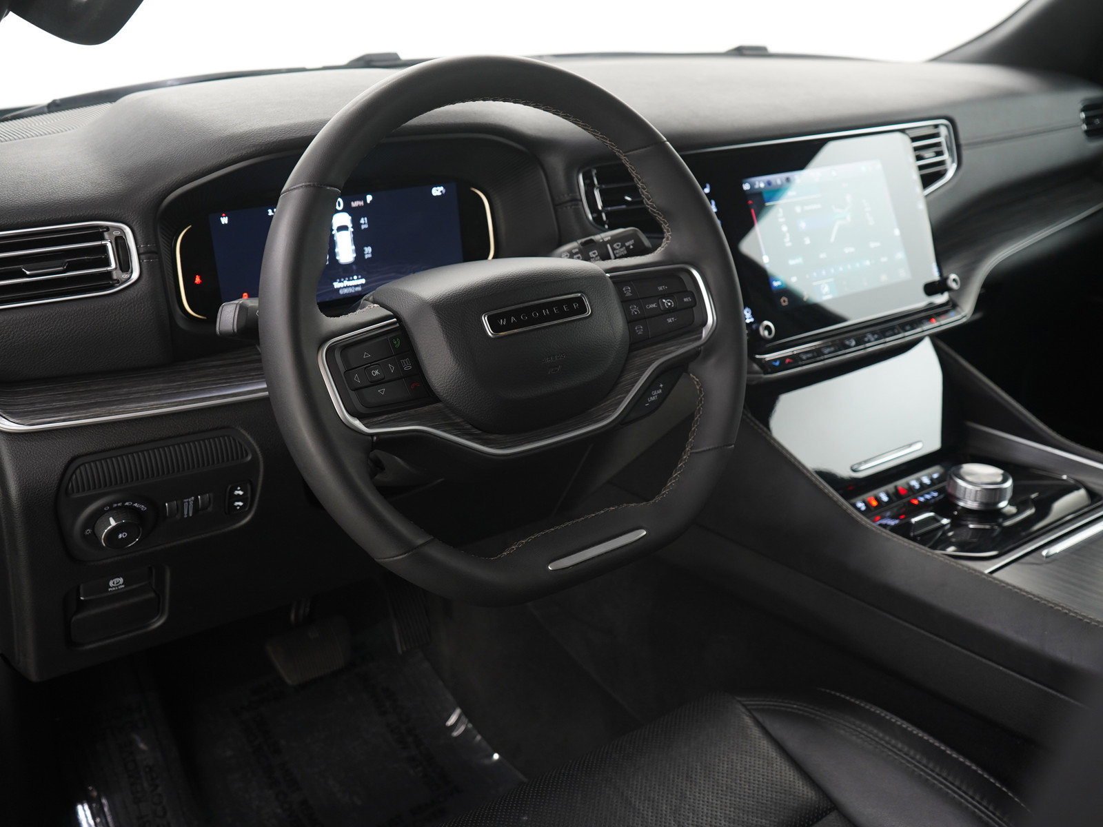 Used 2024 Jeep Wagoneer L Series II w/ Flexible Seating Group image 27