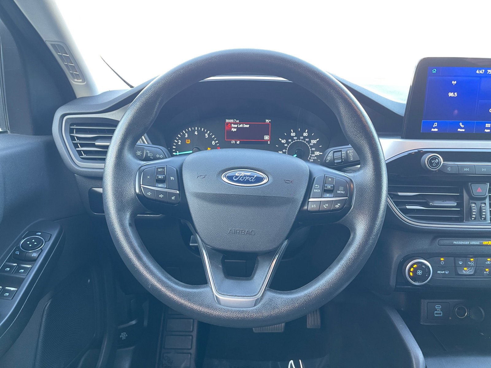 Used 2022 Ford Escape SE image 12