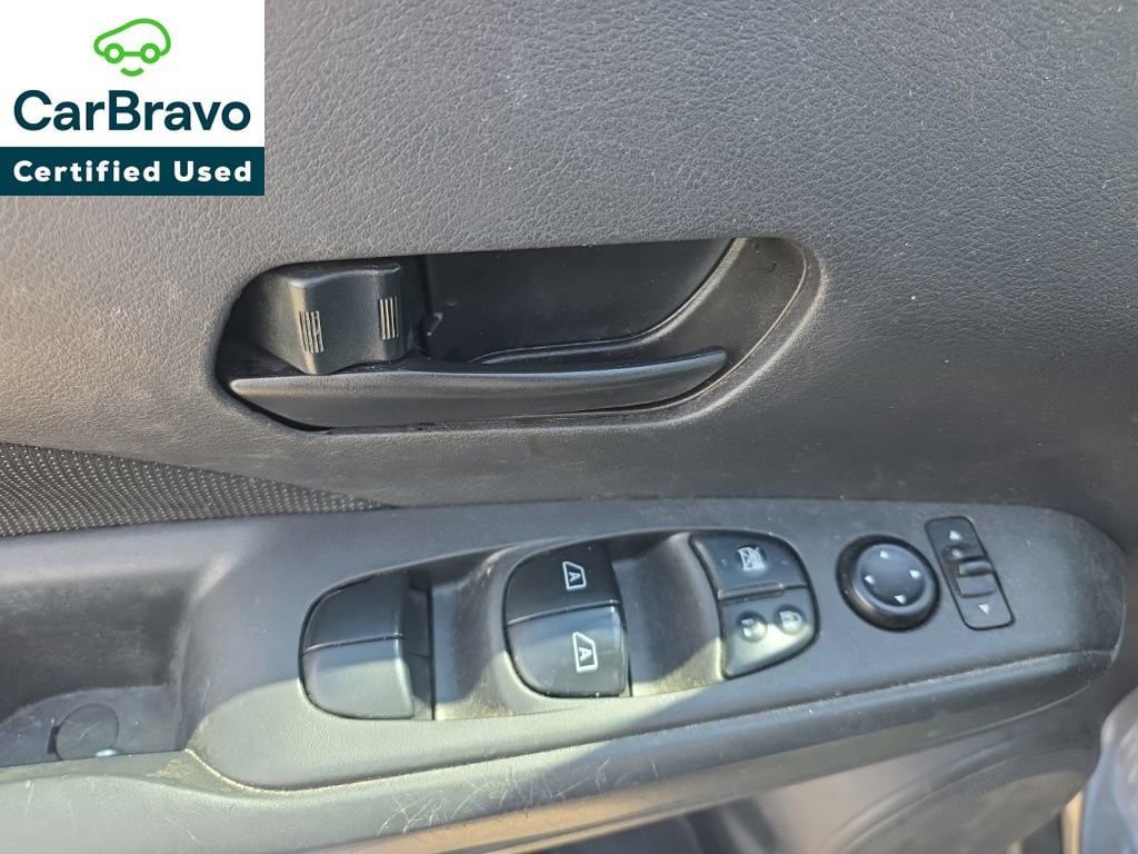 Used 2022 Nissan Kicks S w/ Interior Electronics Package FWD image 10