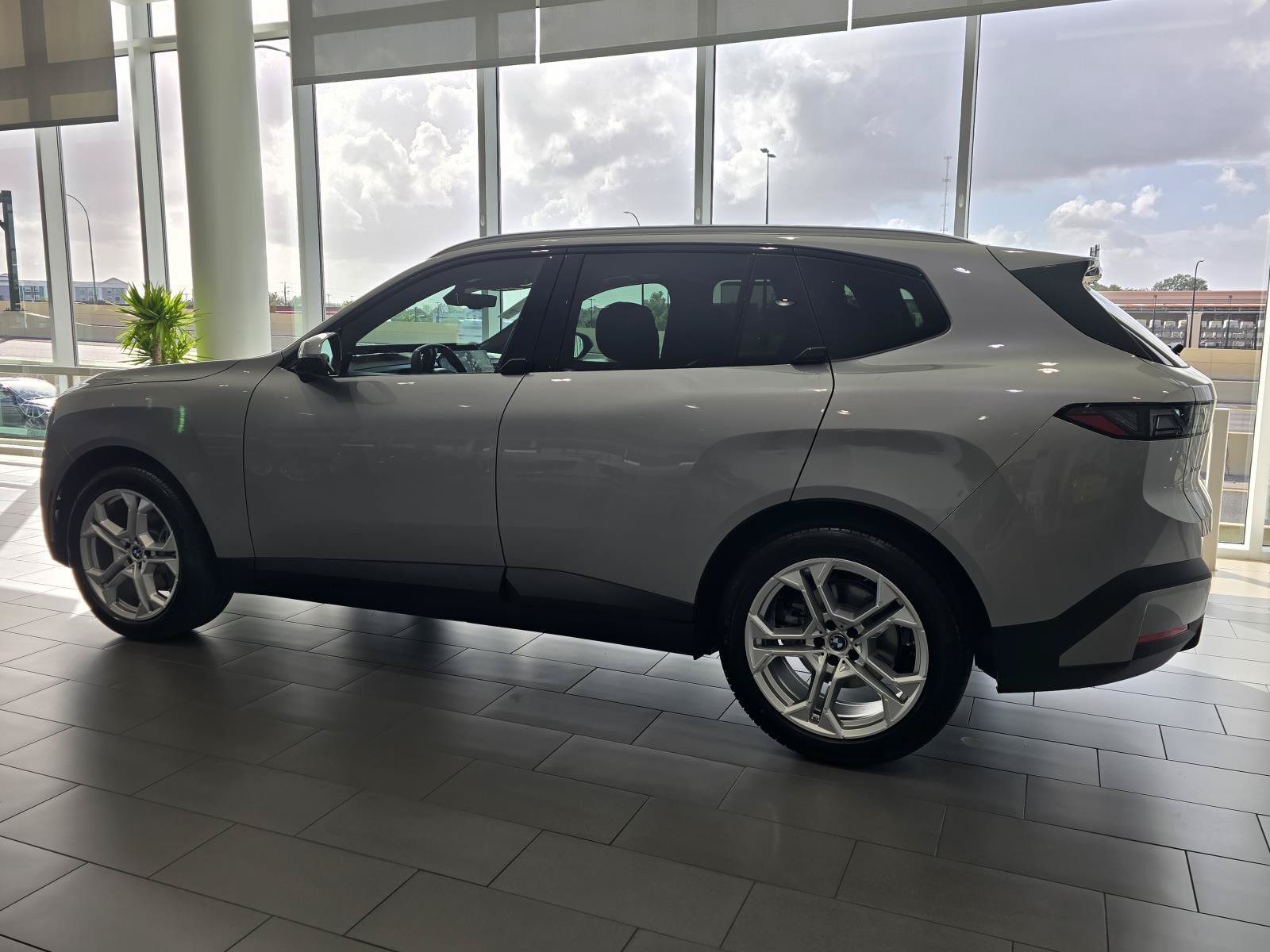 New 2027 BMW X5 xDrive40i w/ Climate Package AWD/4WD image 8