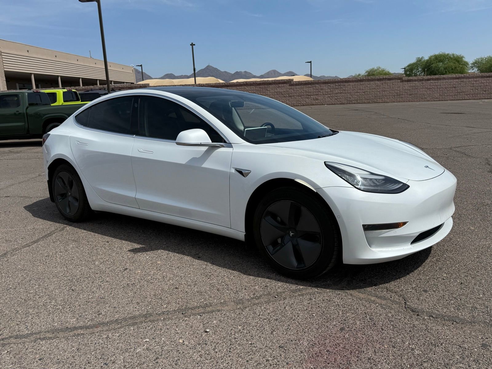 Used 2019 Tesla Model 3 Standard Range image 3