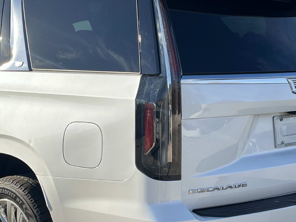 Used 2023 Cadillac Escalade Premium Luxury w/ Performance Package AWD/4WD image 10