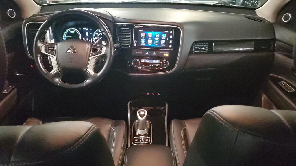Used 2018 Mitsubishi Outlander GT AWD/4WD image 13